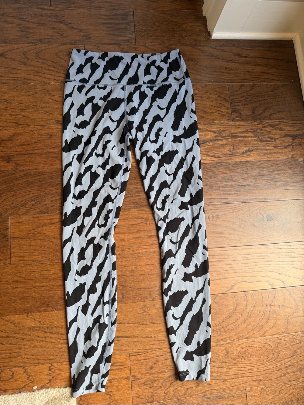 Varley Black and Light Gray Zebra-Print workout Leggings